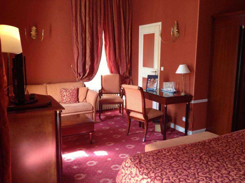 Hotel Les Marechaux Auxerre Rom bilde